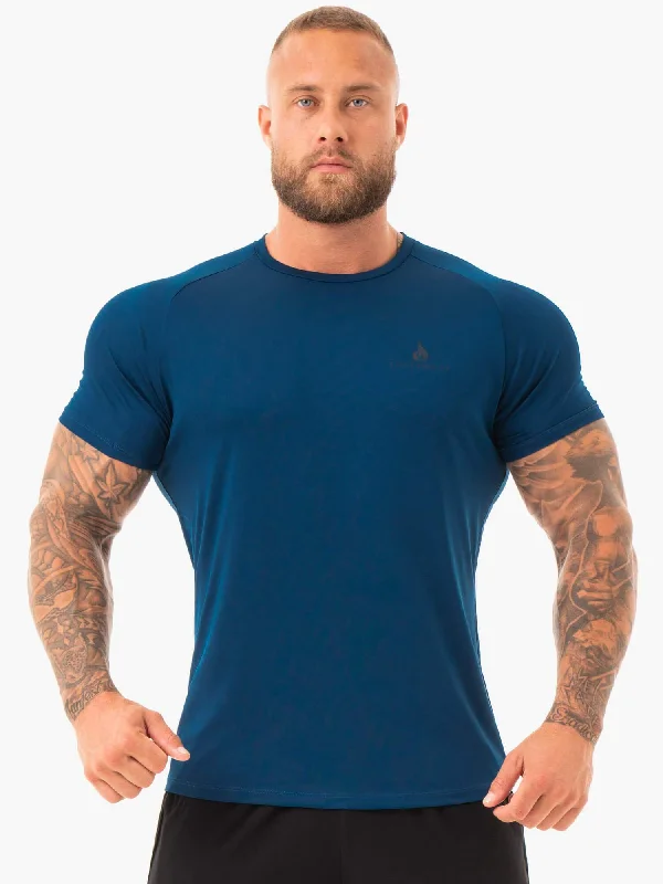 men's graphic print t-shirts -Breeze T-Shirt - Navy